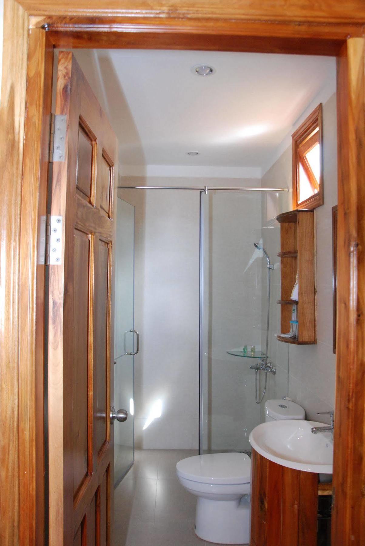 Lien Tho Hotel 3*